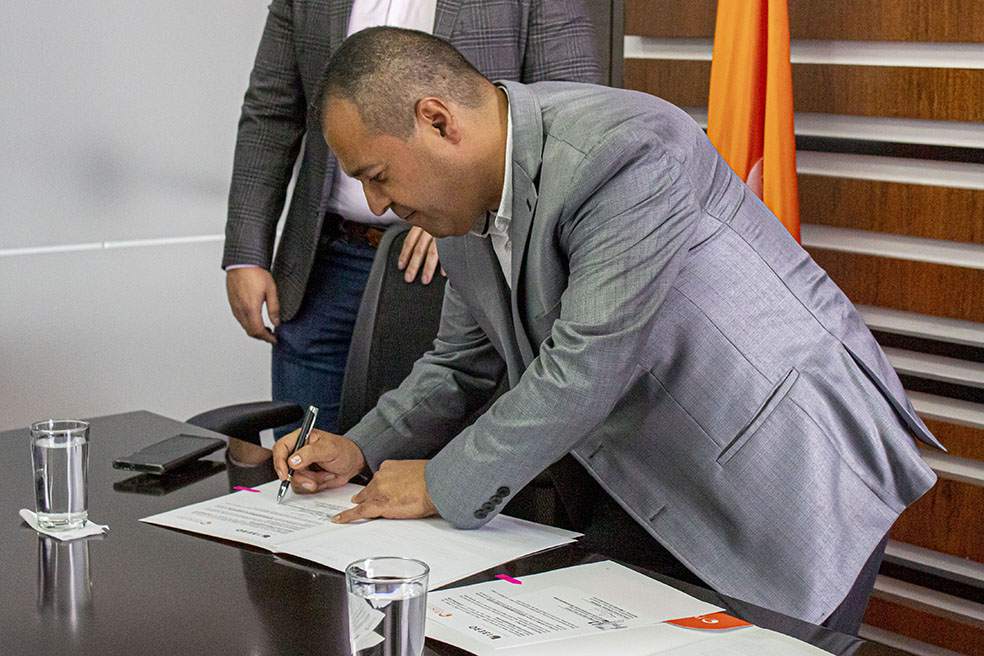 imagen-2-noticia-ibero-y-positiva-sellan-alianza